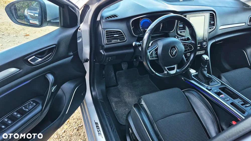 Renault Megane ver-1-3-tce-fap-r-s-line - 29