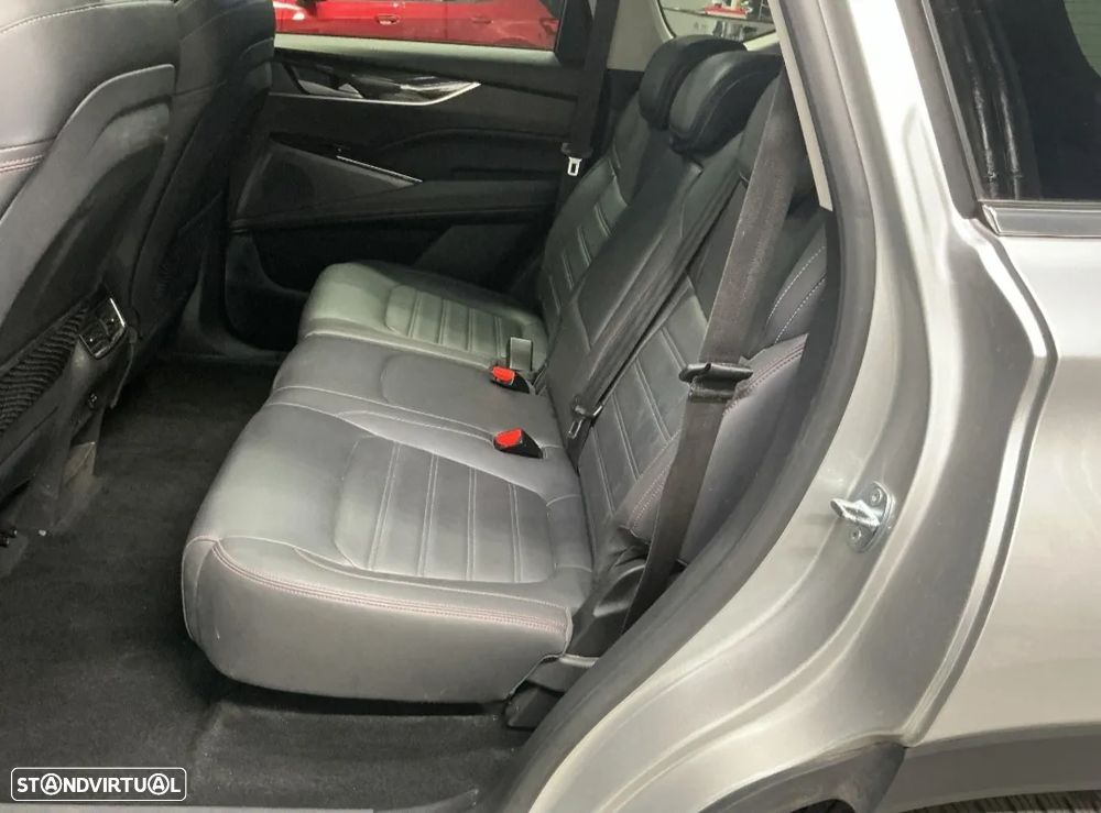 Maxus Euniq 6 - 11