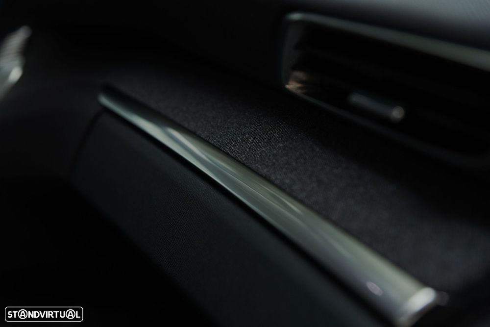 Peugeot 3008 1.2 PureTech Allure EAT8 - 24