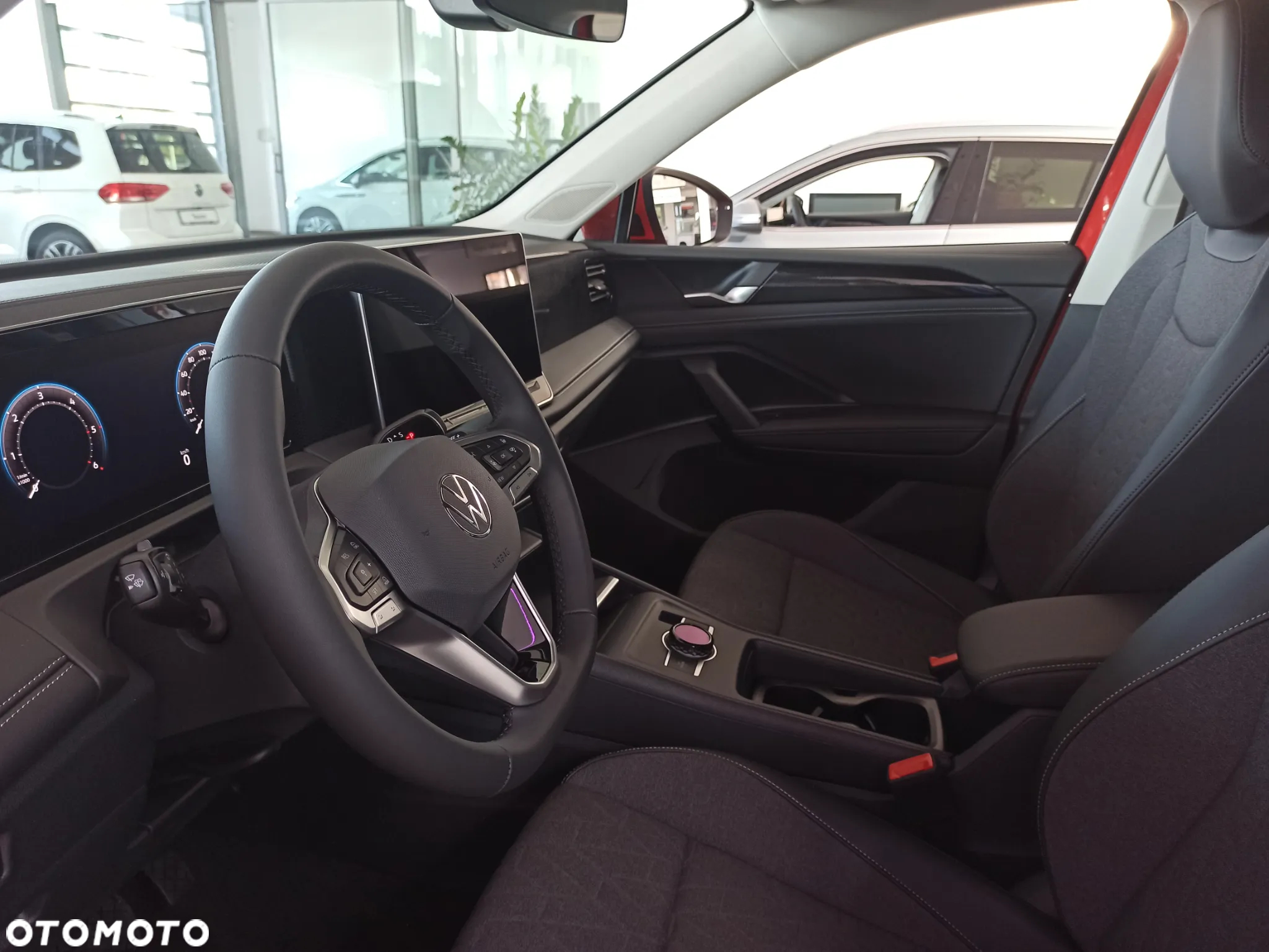 Volkswagen Tiguan - 11