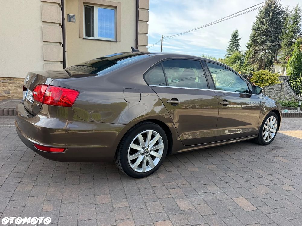 Volkswagen Jetta 1.6 TDI DPF DSG Highline - 5