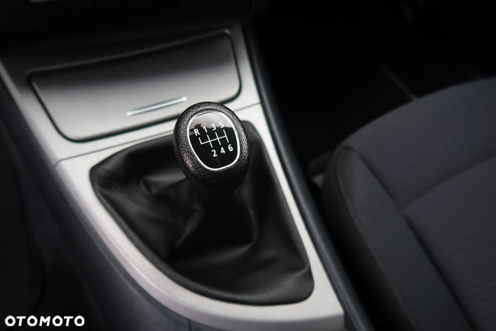 BMW Seria 1 116i - 22