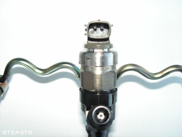 AVENSIS T25 2,0 D4D 116 KONI WTRYSK WTRYSKI 2 PINY - 2