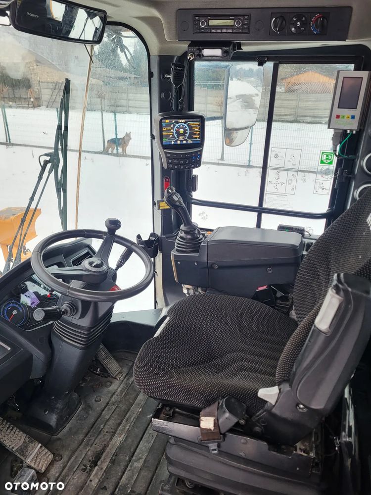 Hyundai HL940A - 5