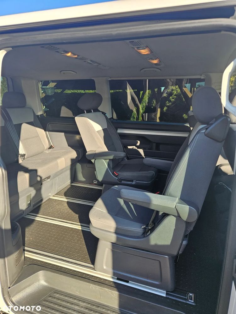 Volkswagen Multivan - 13