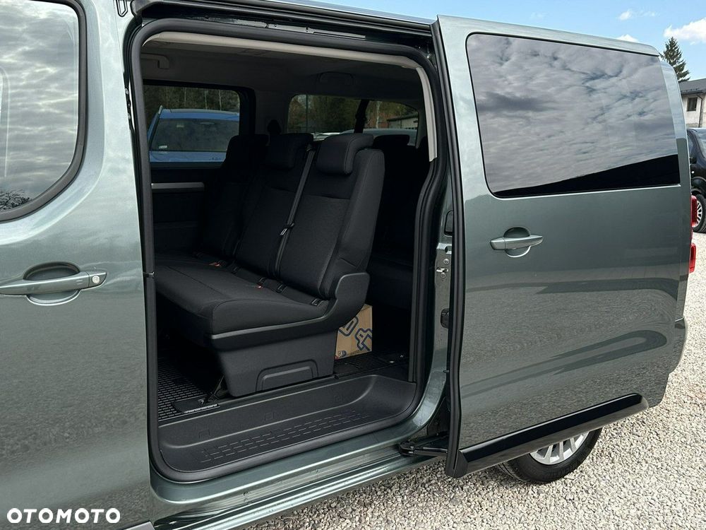 Peugeot Traveller - 16