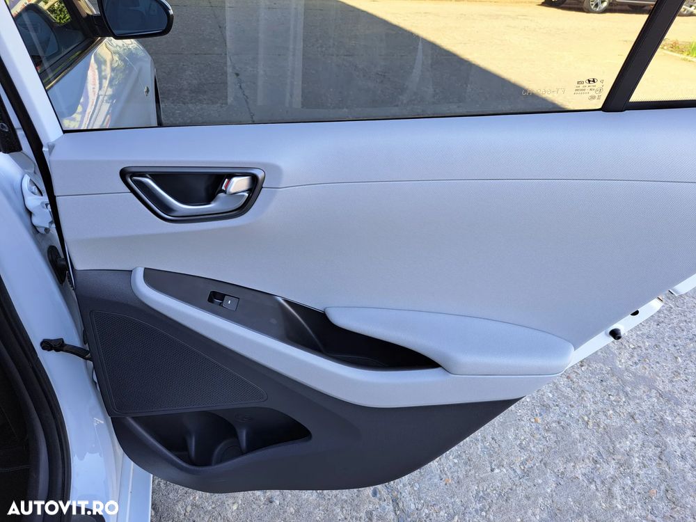 Hyundai IONIQ Plug-In Hybrid 1.6 141CP Exclusive - 26