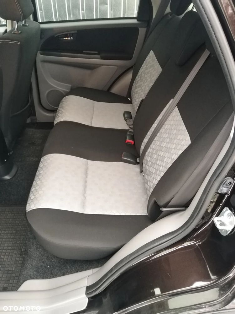 Suzuki SX4 1.6 VVT 4x2 Style - 11