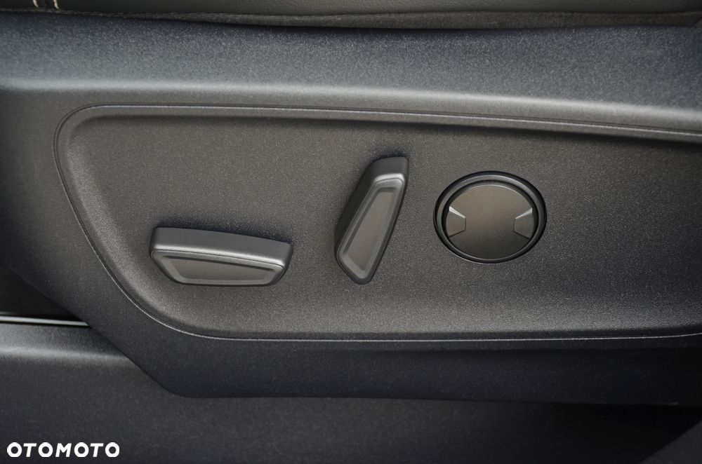 Ford Kuga 2.0 EcoBlue AWD ST-Line X - 22