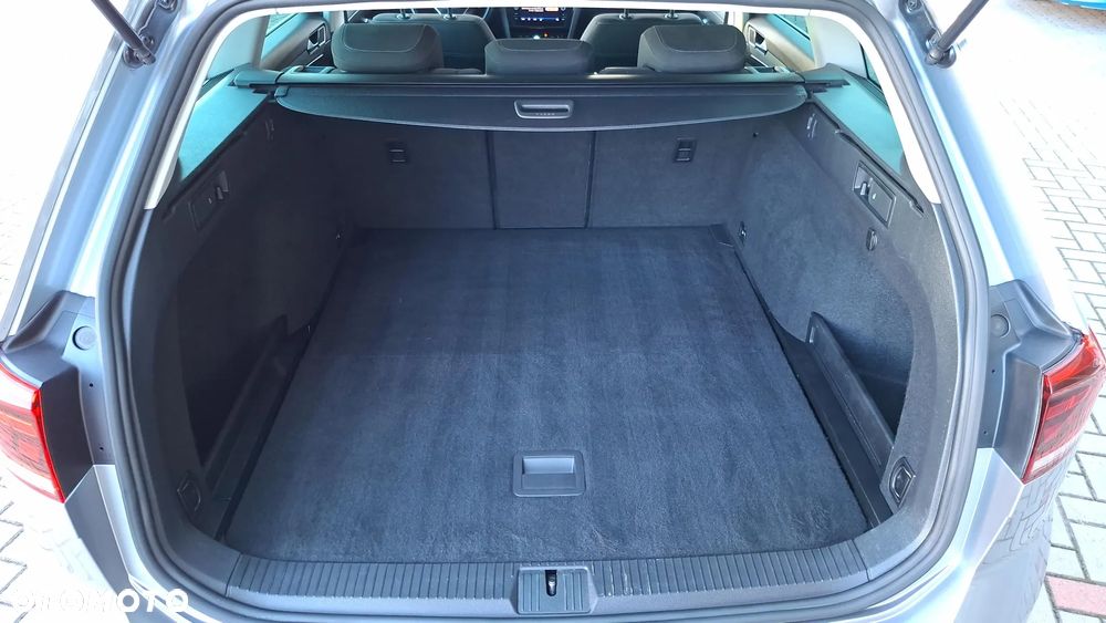 Volkswagen Passat 2.0 TDI EVO Business DSG - 36