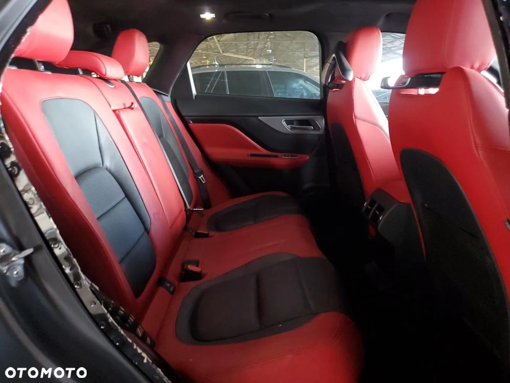 Jaguar F-Pace 3.0 V6 AWD S - 9