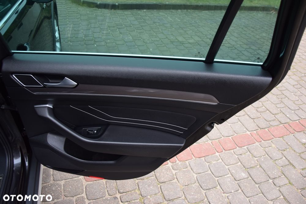 Volkswagen Passat Alltrack 2.0 TDI SCR DSG 4Motion - 30