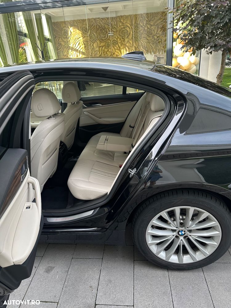 BMW Seria 5 520d xDrive AT - 18