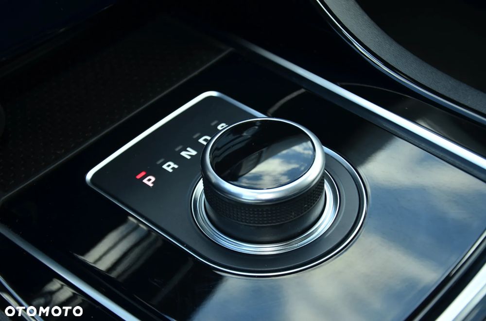 Jaguar XE 2.0 D Prestige - 31