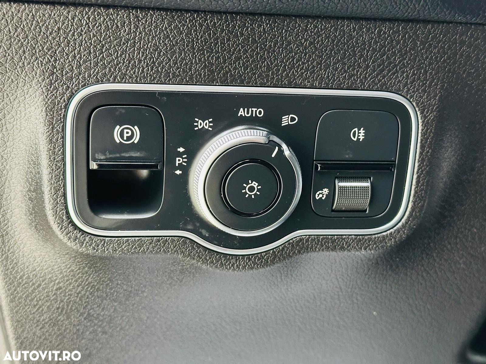 Mercedes-Benz GLB - 18
