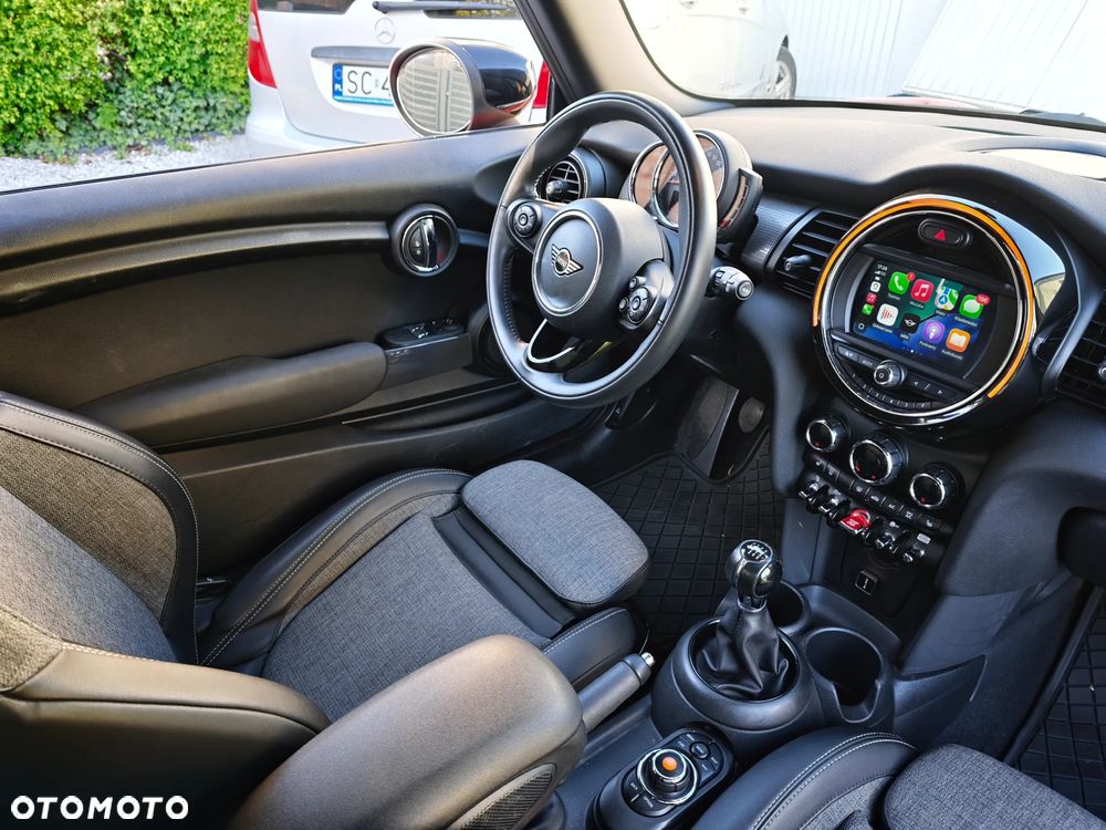 MINI Cooper Essential Trim - 13