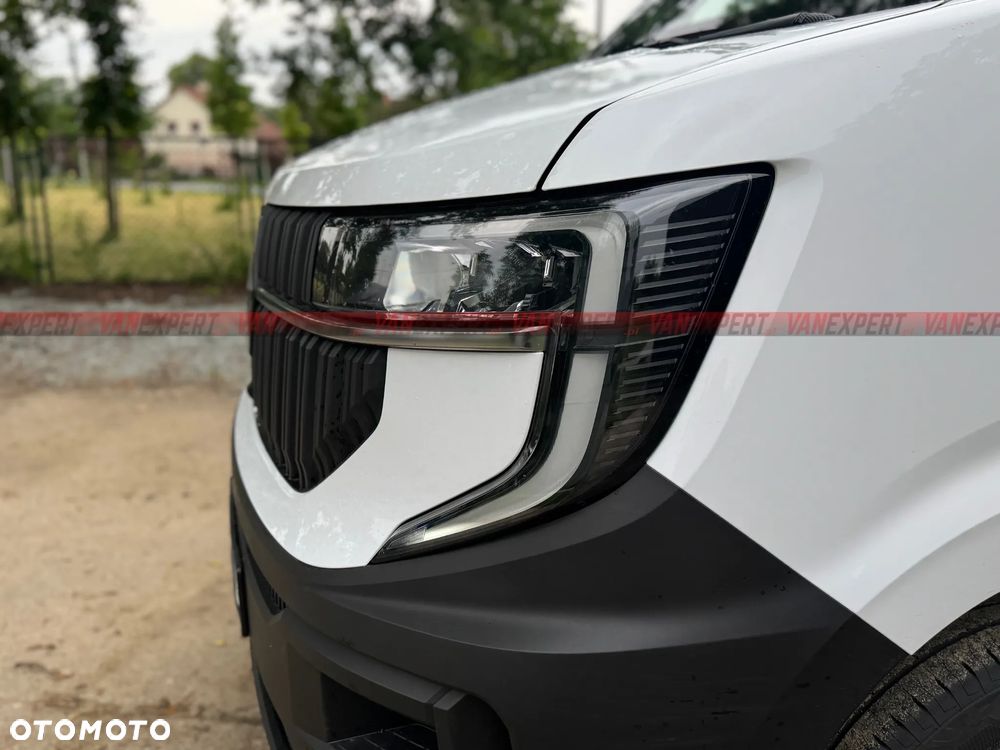 Renault MASTER Nowy Kontener + Winda 750KG - 12