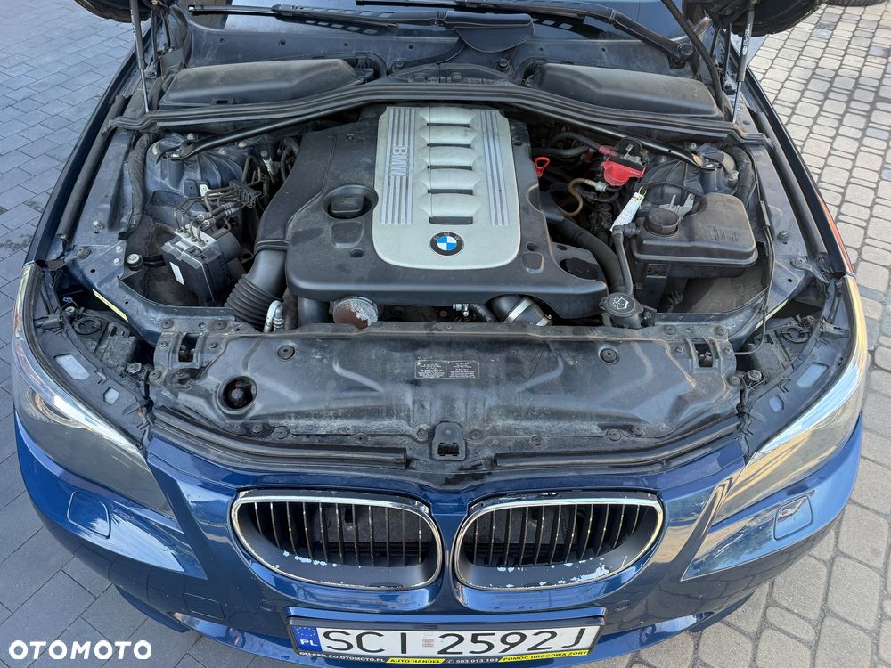 BMW Seria 5 525d Touring Edition Sport - 16