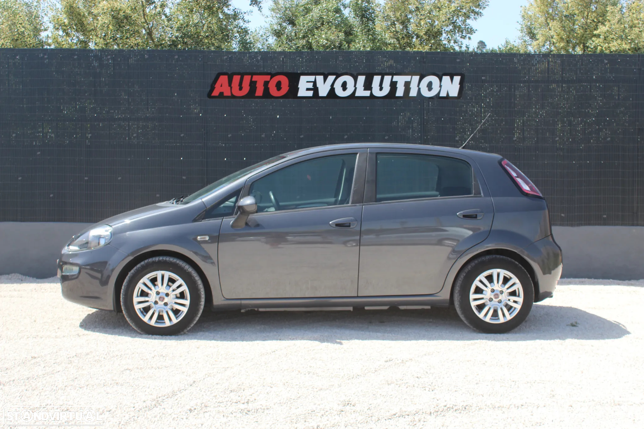 Fiat Punto 1.3 M-Jet Lounge S&S - 3