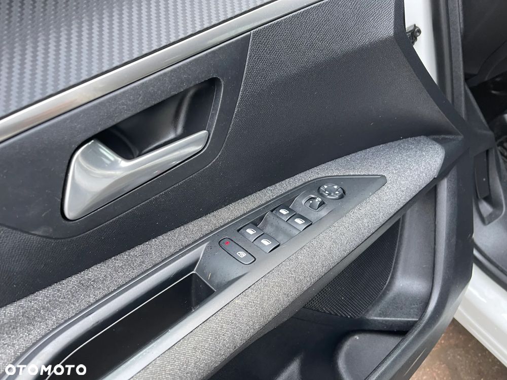 Peugeot 3008 BlueHDi 120 Stop & Start EAT6 Active Business-Paket - 24