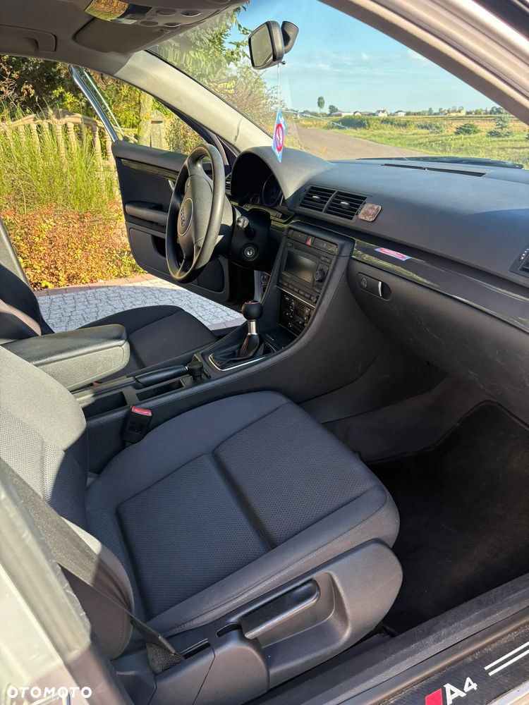 Audi A4 Limousine - 3