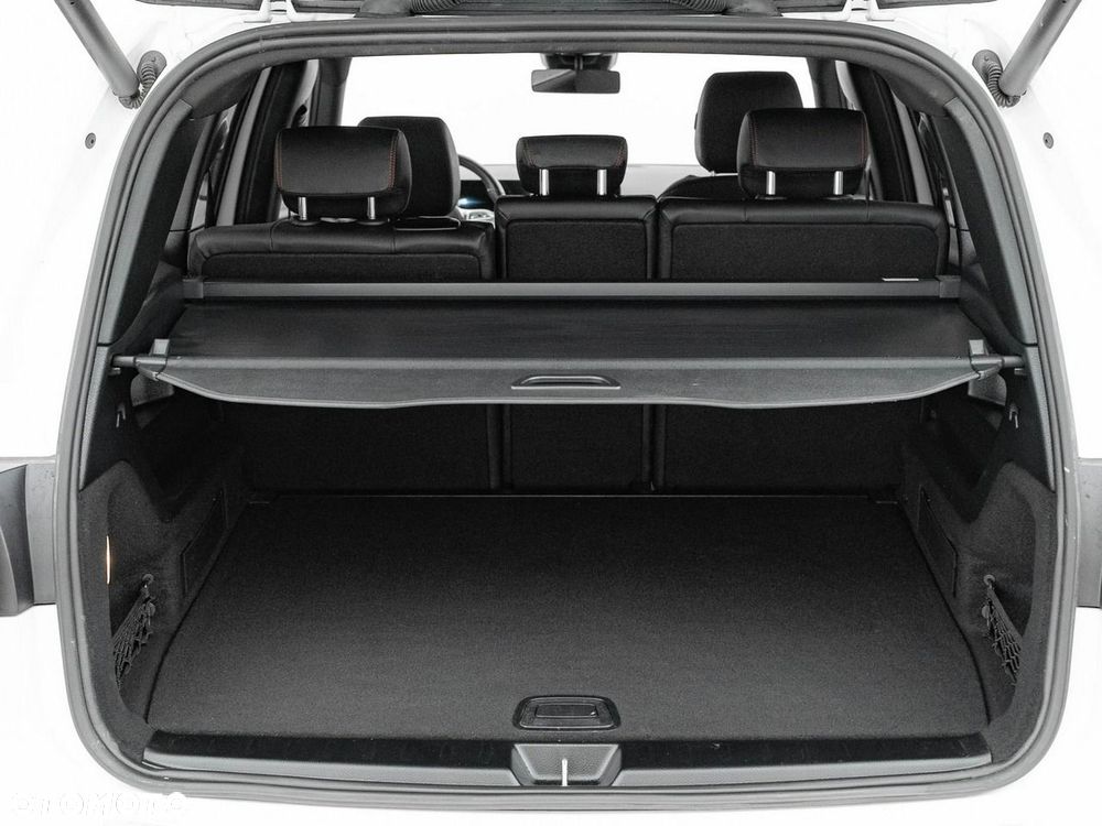 Mercedes-Benz GLB - 27