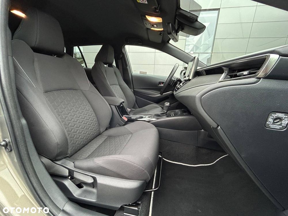 Toyota Corolla 2.0 Hybrid Comfort - 17