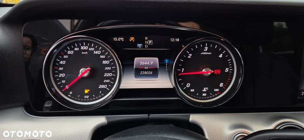 Mercedes-Benz Klasa E 220 d 9G-TRONIC - 29
