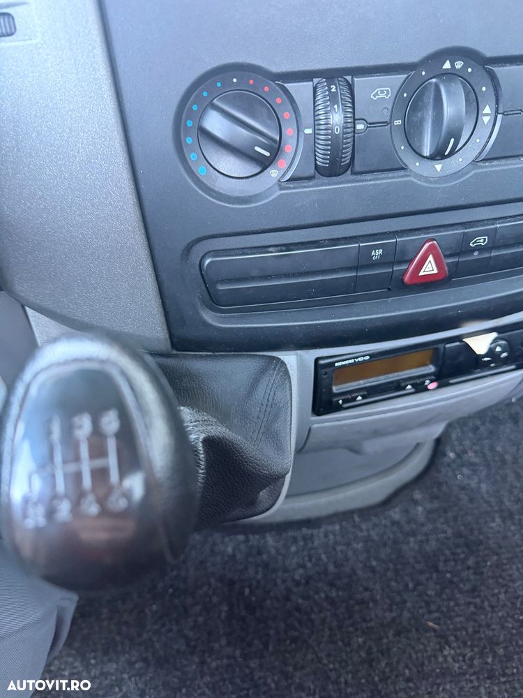 Mercedes-Benz Sprinter 906.235 - 16