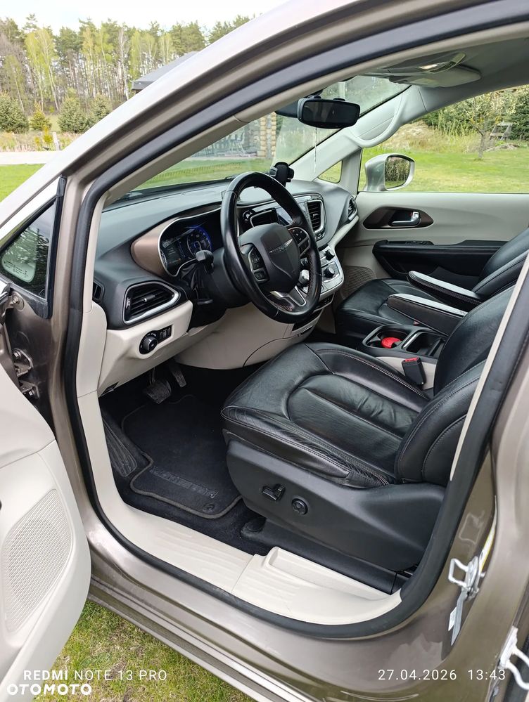 Chrysler Pacifica - 10