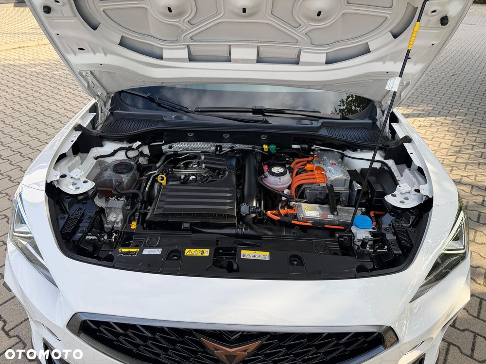 Cupra Formentor 1.4 e-Hybrid DSG Priority - 26