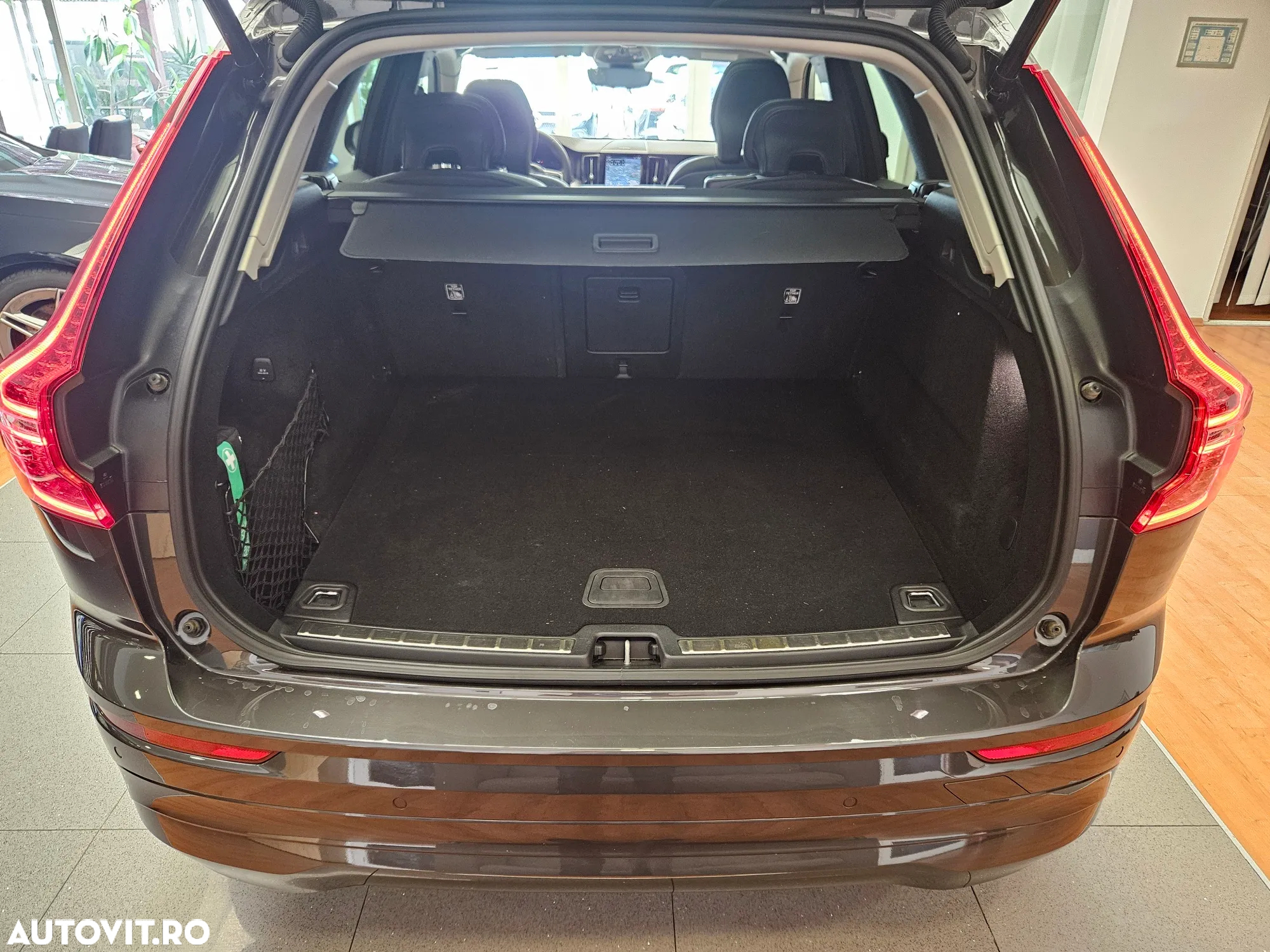 Volvo XC 60 B4 D Geartronic Momentum Pro - 27