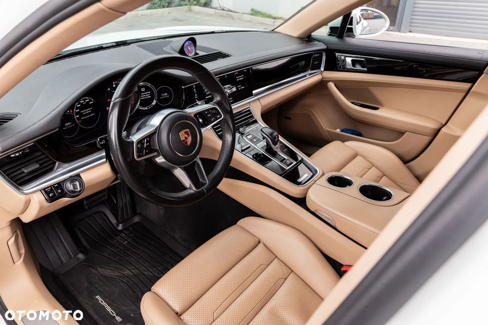 Porsche Panamera Standard - 13