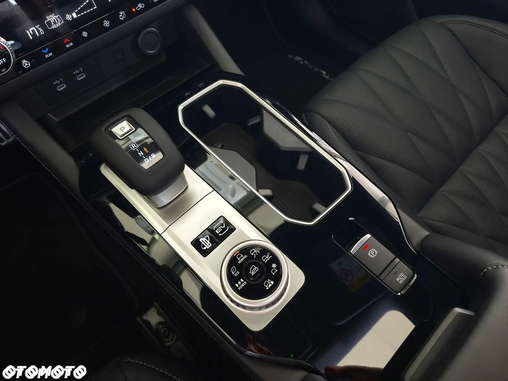 Mitsubishi Outlander Black Edition - 13