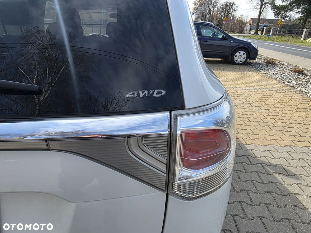 Mitsubishi Outlander 2.2 DI-D 4WD Invite - 9