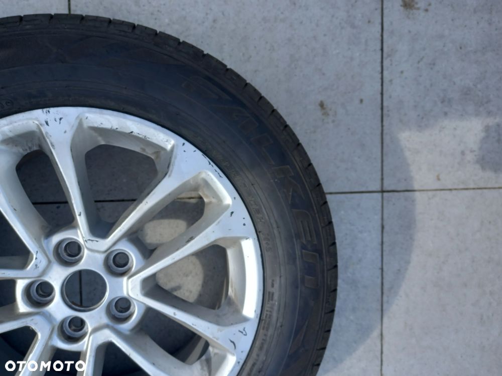 Opona z felgom - 2