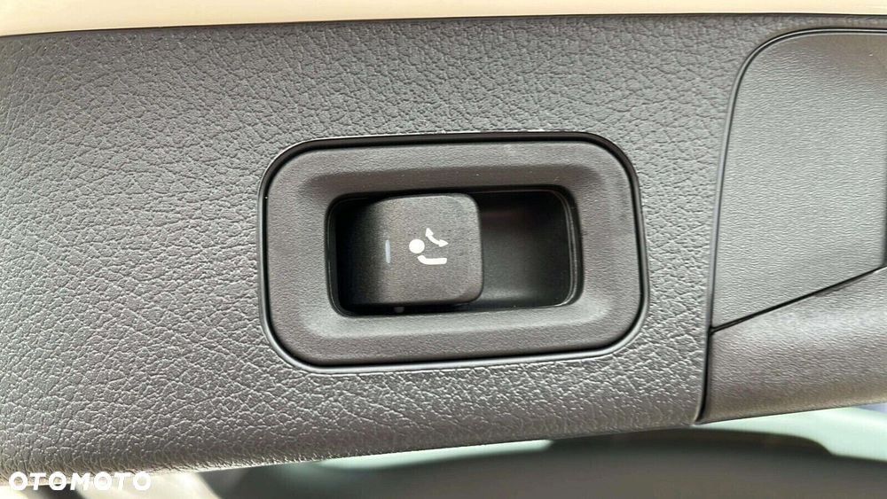 Mercedes-Benz GLB - 18