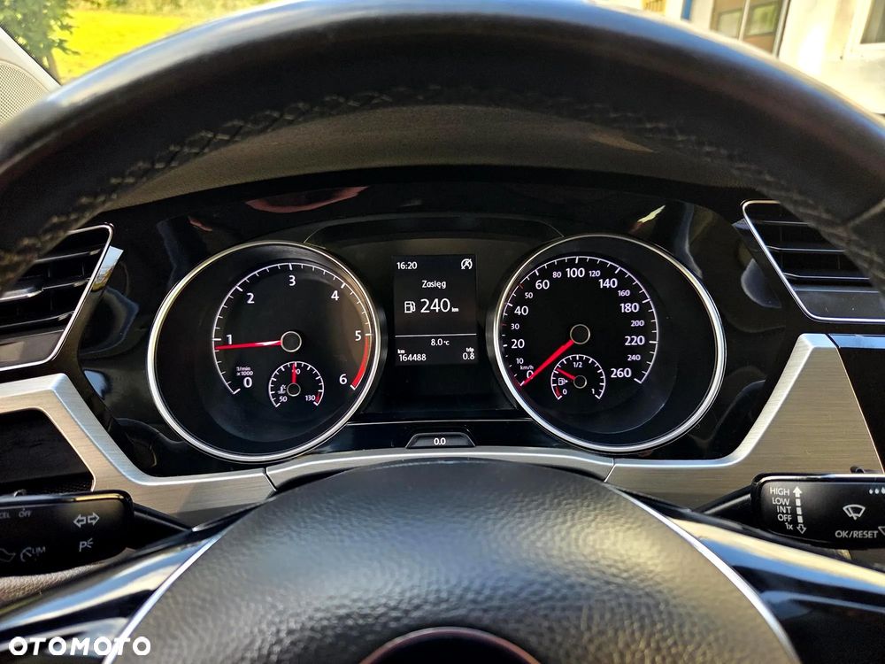 Volkswagen Touran 2.0 TDI BMT Comfortline - 32