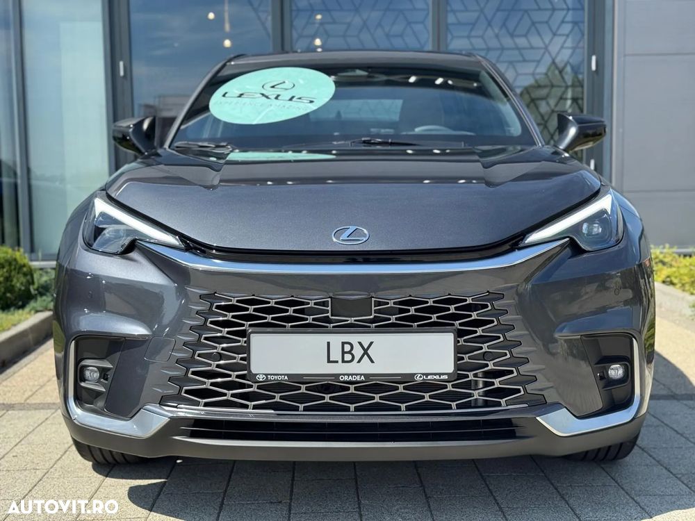 Lexus LBX 1.5 HEV 4x2 CVT Elegant - 4