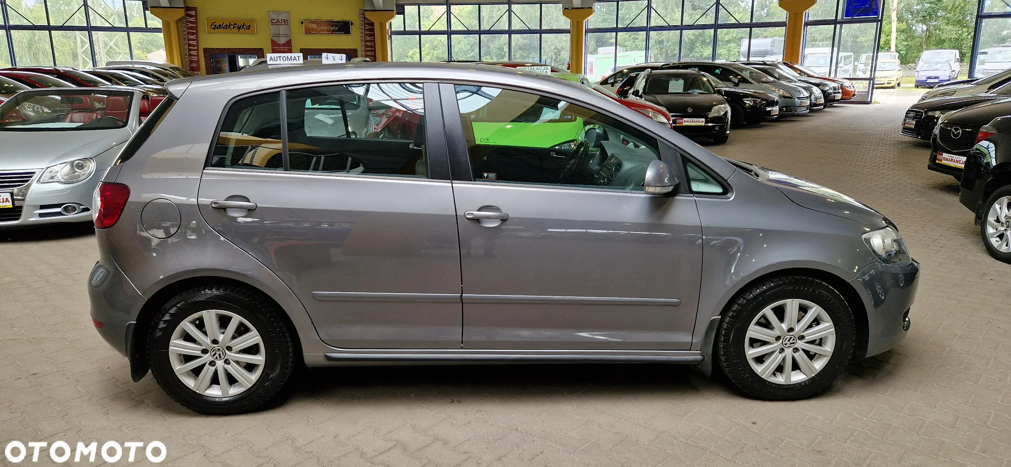 Volkswagen Golf Plus 1.6 TDI Comfortline - 12