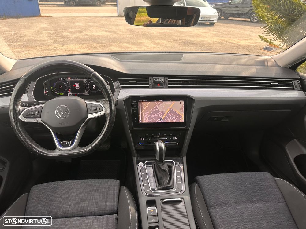 VW Passat Variant - 44