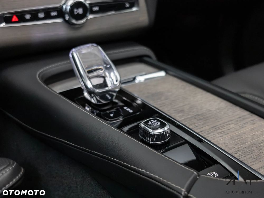 Volvo XC 90 T8 AWD Plug-In Hybrid Ultimate Bright 7os - 26