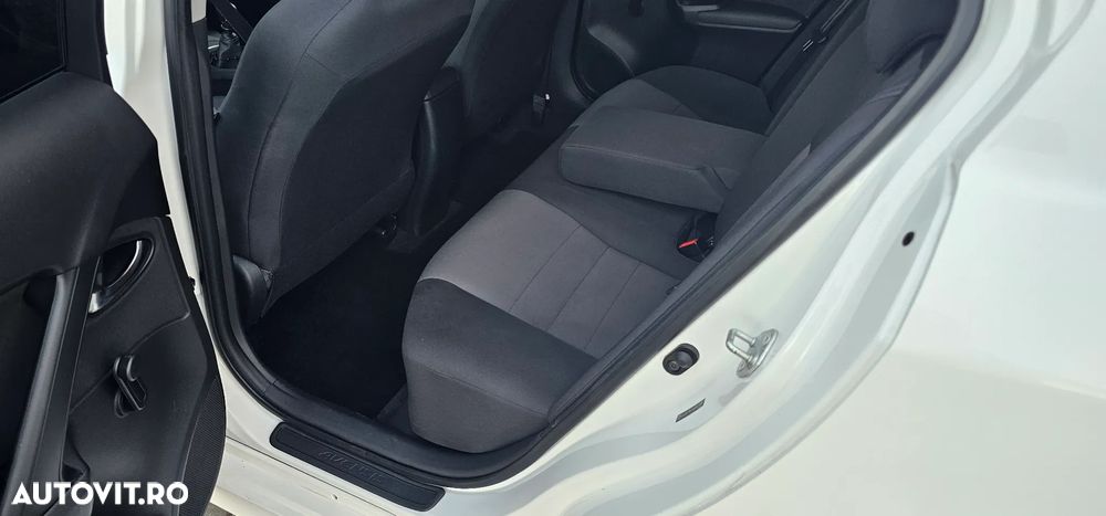 Toyota Avensis - 8