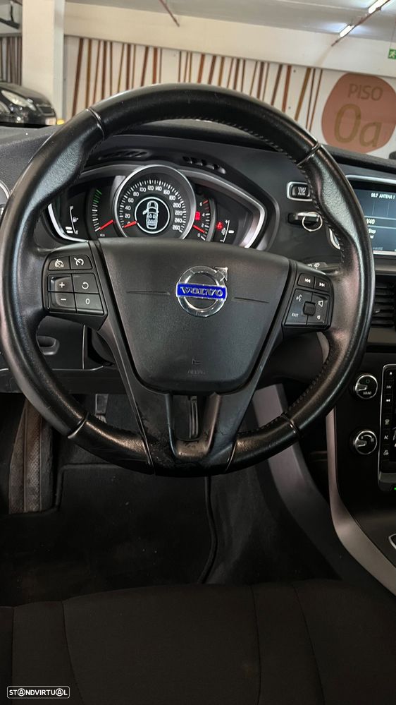 Volvo V40 D2 - 9