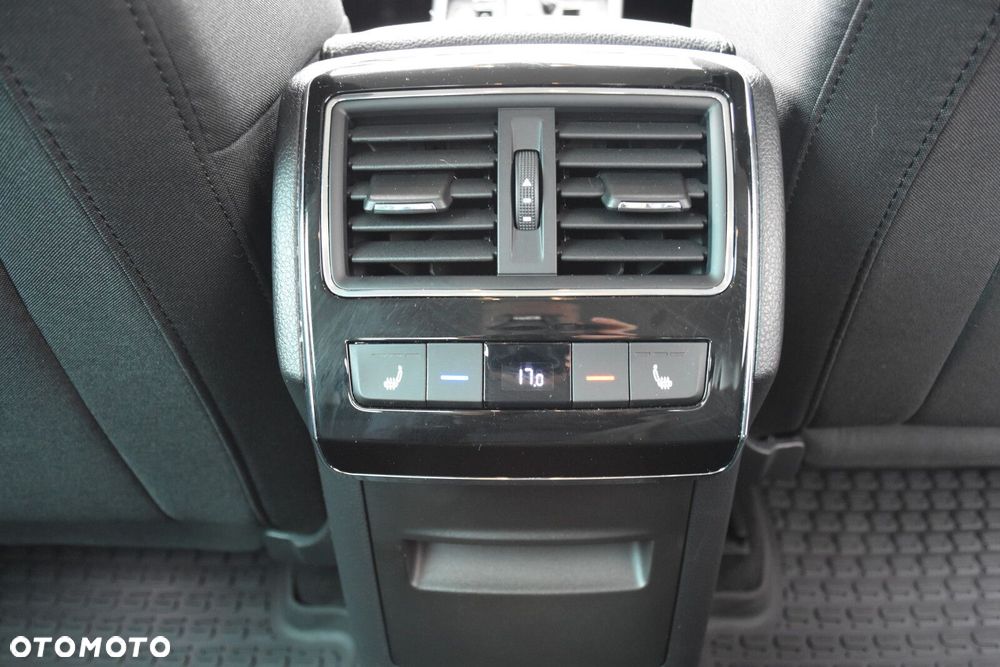 Skoda Superb 2.0 TSI Style DSG - 32