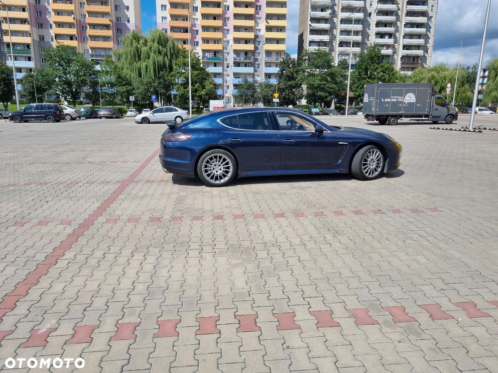 Porsche Panamera 4S - 10