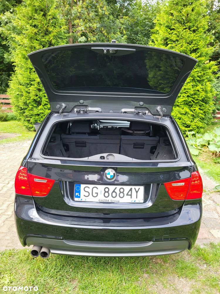 BMW Seria 3 325i xDrive - 23