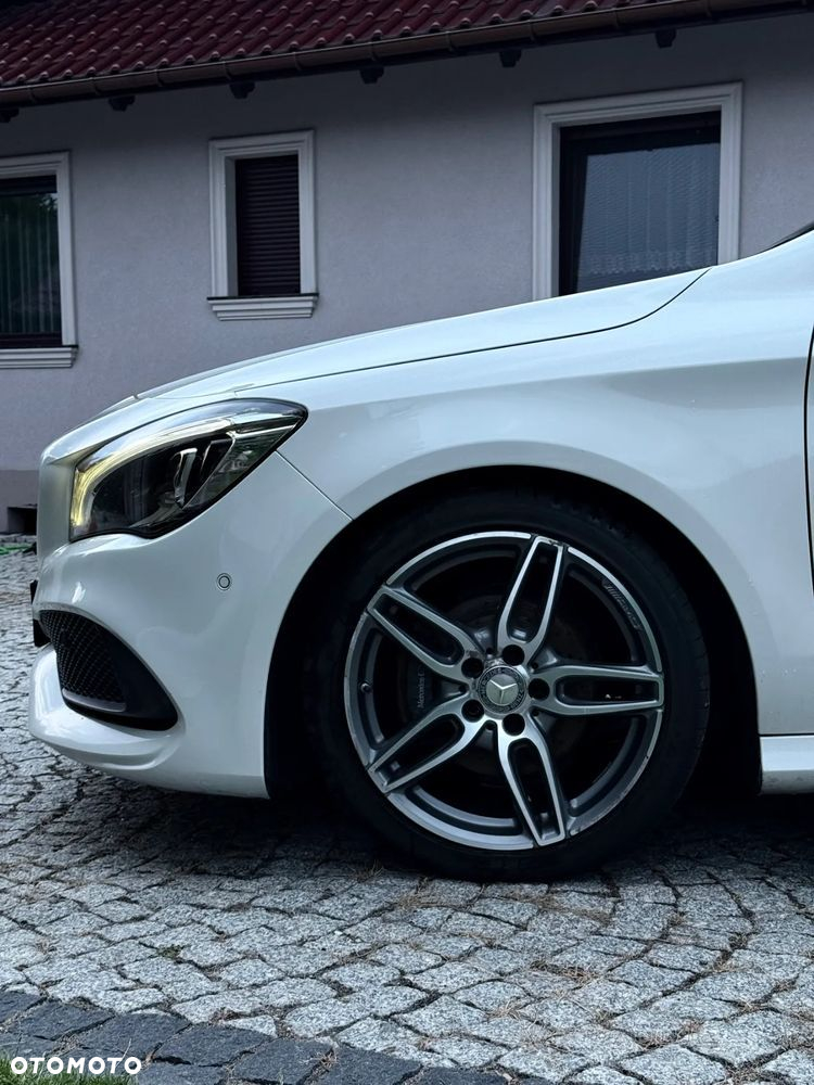 Mercedes-Benz CLA 200 7G-DCT AMG Line - 3