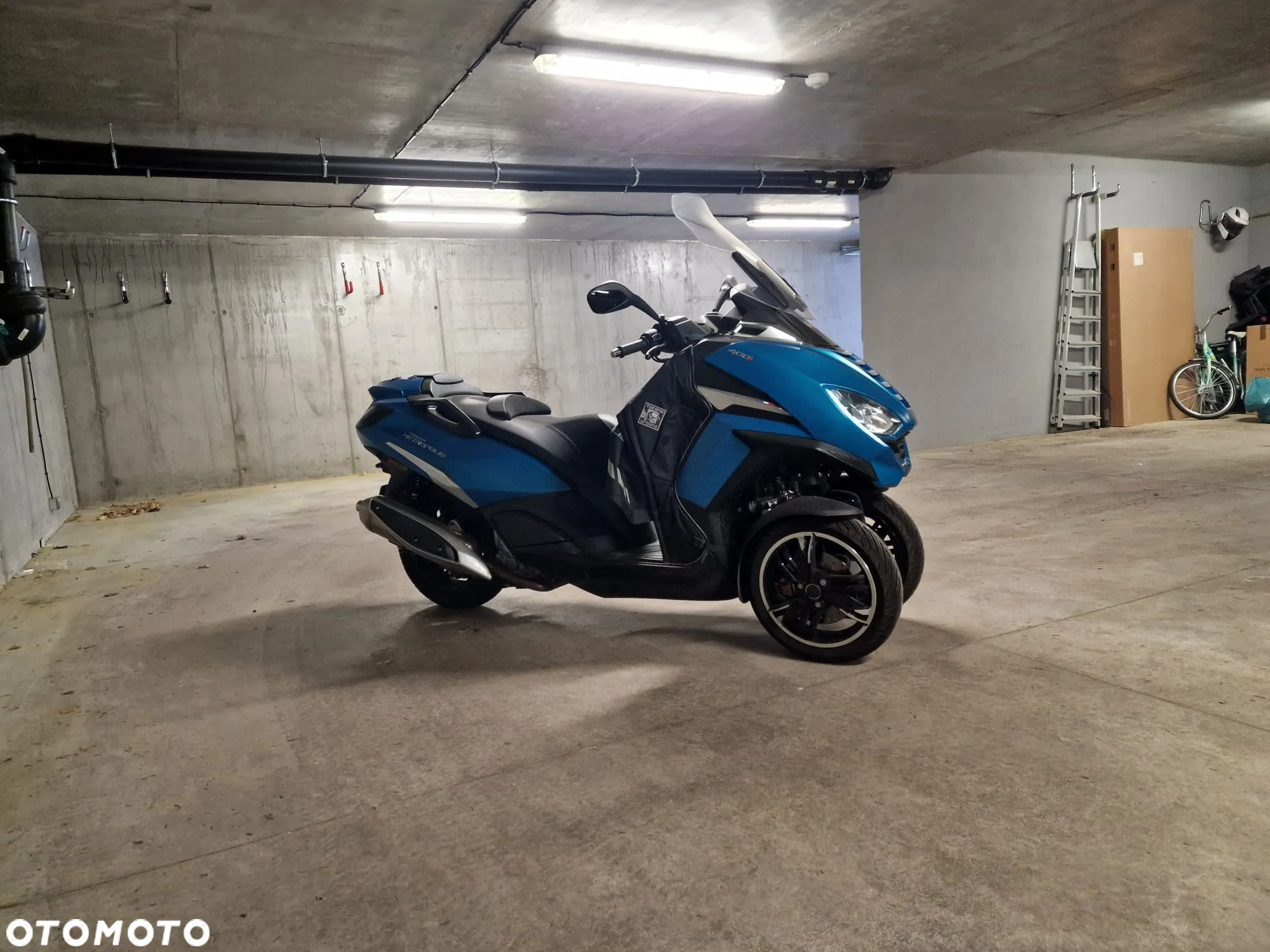 Peugeot XP400 - 2