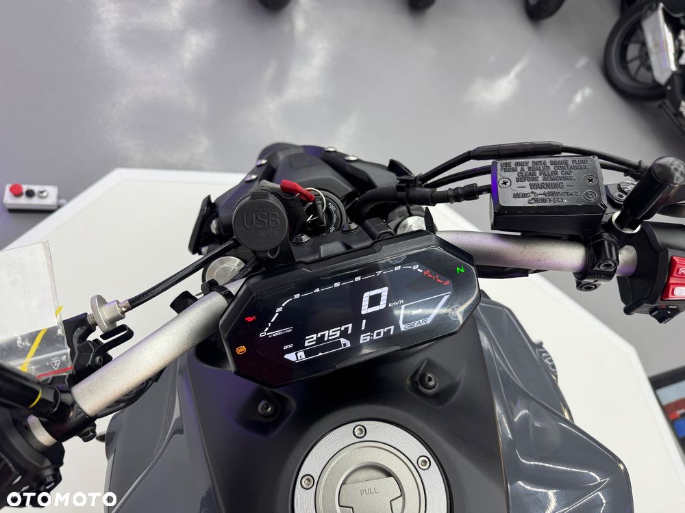 Yamaha MT - 24